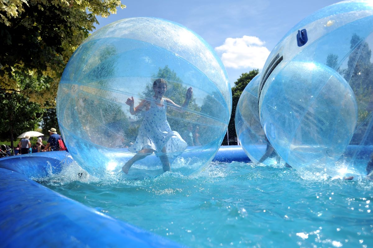 visitchelt's tweet photo. Organisers arepromising a bigger and better #MidsummerFiesta than ever before (and the entry is still FREE!!!) More details here - https://t.co/F3bSrEKTbI @CheltenhamBID @CheltenhamBC @OurChelt #OurChelt https://t.co/r4oxBEz9vj