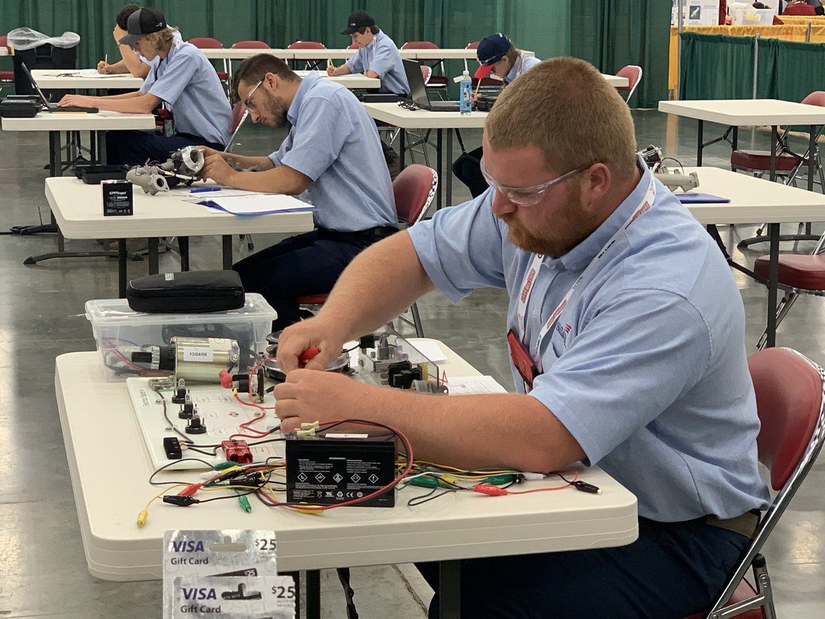 SkillsUSAMN's tweet photo. Anthony Gerasch from Minnesota State Community and Technical College competing in Power Equipment Technology at the 2019 National Skills and Leadership Conference. https://t.co/aLCfFzMqSE