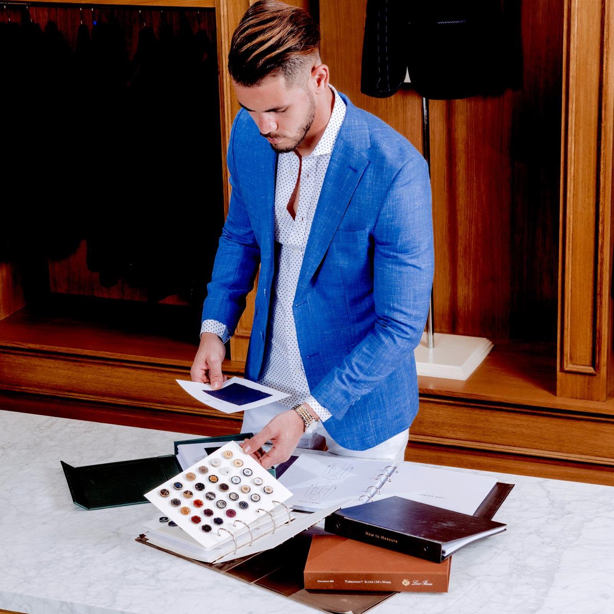 BaroneQatar's tweet photo. Is it hard for you to find the perfect suit? After buying it you still have to head elsewhere to get altered. With Sergio Barone Made-to-Measure suits shopping will just be fun. Get your suit made from the best Italian fabrics with your name or signature.
#QATAR https://t.co/hipJwohhY7