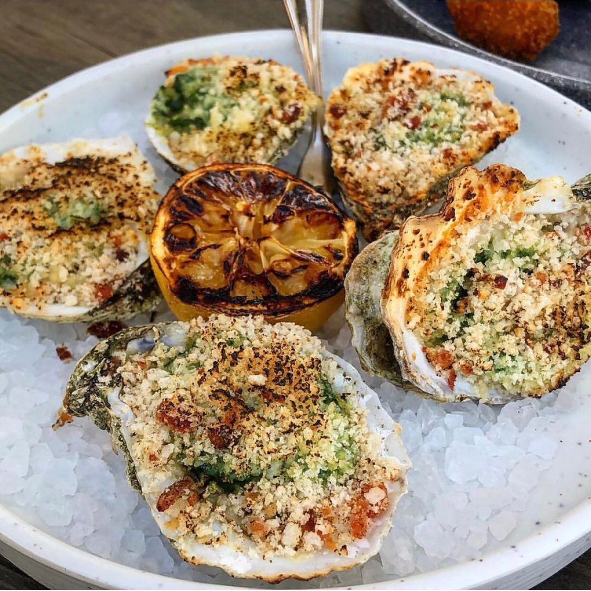 GreatGatsbyGala's tweet photo. We are excited to share that not only do we have @sealevelnc as sponsor this year but also @watermanclt!  Yum!  Thank you for being a part of #gatsbygala19!  #thankyou #endms #cltevent https://t.co/kjHVqjQ978