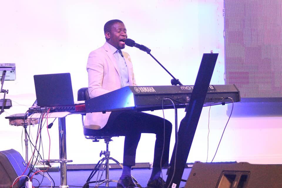gracehousetwit's tweet photo. #MegaShift2019 Day 3 with Pastor @chuksozabor, @NtokozoMbambo @NqubekoMbatha & Hlengiwe Mhlaba. More photos on the official GraceHouse Family Church Facebook page. Thank You Jesus #2019MyYearOfMightyWorks. https://t.co/tTk57pTobB
