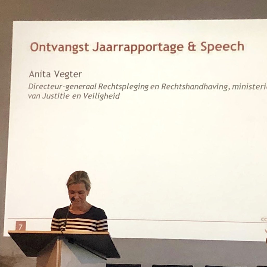 Bij het symposium van het College voor de Rechten van de Mens de Jaarrapportage in ontvangst genomen, met als thema: toegang tot het recht. Goed om te zien dat we elkaar rond de herziening rechtsbijstand scherp houden op waar het werkelijk om gaat: #iedereenheeftmensenrechten