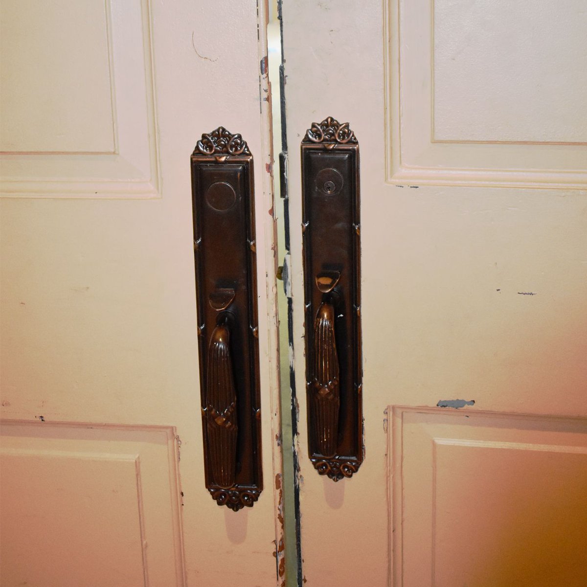 A bit of change is in the air this summer at Sandler’s! Can you guess what we’re cooking up?