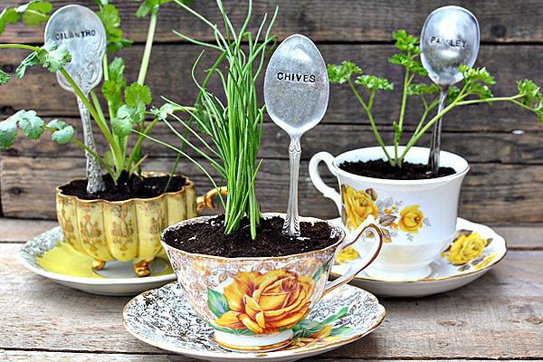 Tea cup #crafts are great projects for nice weather w/ the kids off school!

Check out our teacups here:
etsy.com/listing/702541…
&
etsy.com/listing/716276…

#etsy #teacup #vintagechina #summerprojects #kids