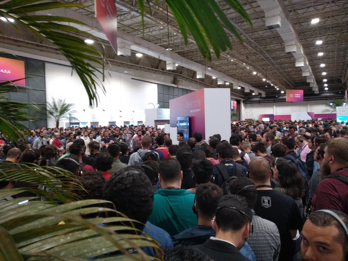 awsusergroupsp's tweet photo. Where is the speaker? Congrats, @DiogosGuedes! #AWSSummit #AWSCommunity #devlounge https://t.co/IIoGYaywOk