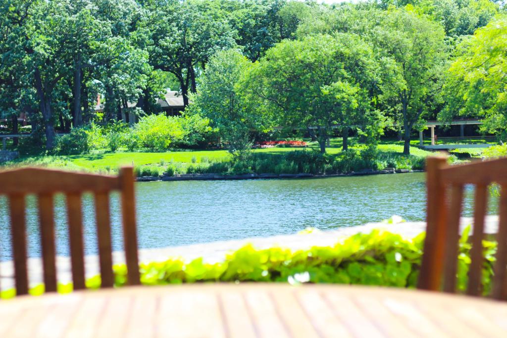 Enjoy a long weekend at the Hyatt Lodge for the July 4th holiday.  So many options for fun and relaxation!

Click for special rates:
spr.ly/6014Esy0g