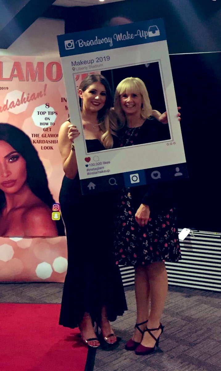 CentreBroadway's tweet photo. Were you snapped in our instagram board at the awards night Monday? #GCSAwards2019 @elizmonski @gcsCAH @GCS_MarkClement https://t.co/5znS9fxDMN