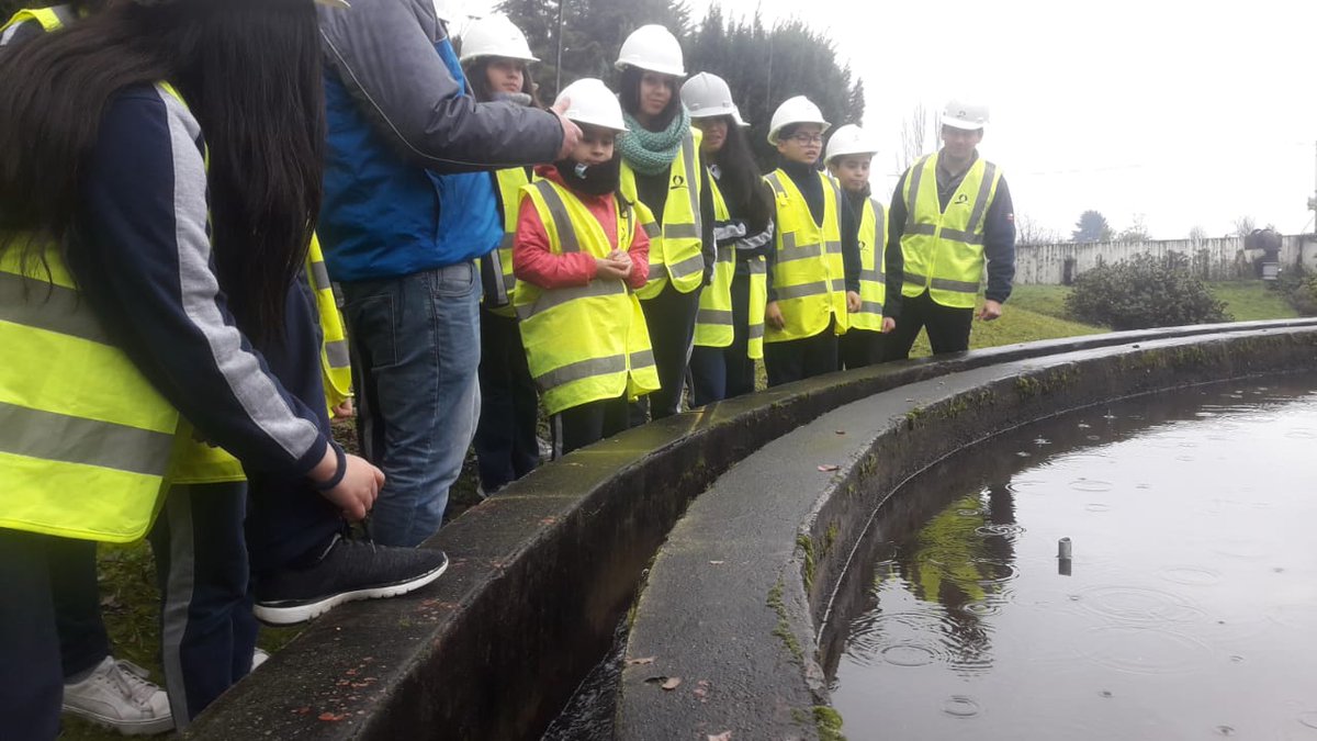 #Villarrica, delegación del colegio Saint Matthew visitando nuestra Planta de Producción de Agua Potable. Nos importa que conozcas nuestros procesos para llevar agua a tu hogar. #PortiPorNuestraCiudad