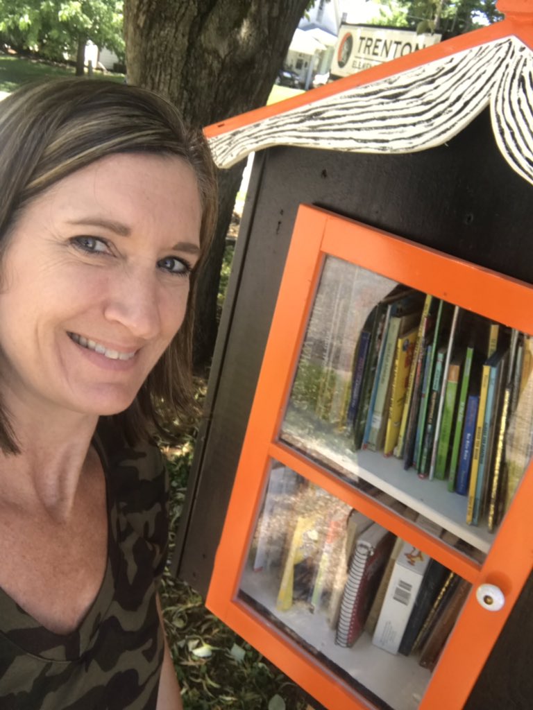 MrsBarton3rdGr's tweet photo. Summer time is the perfect time to visit the Little Free Library! #wesclinwarriors https://t.co/o4patrzx6L