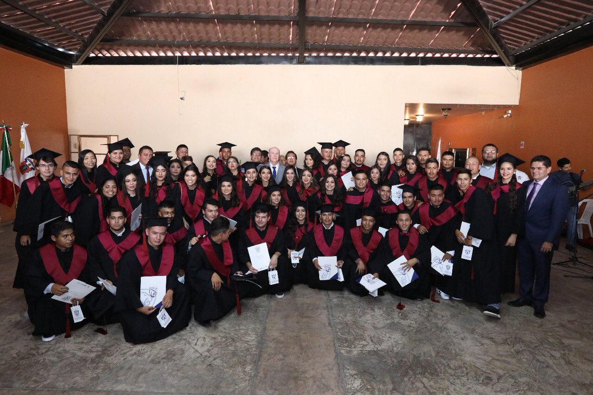 M_NavarroUdeG's tweet photo. ¡Muchas felicidades a mis ahijados: generación 2016-2019 del módulo Buenavista de la Preparatoria de San Martín de Hidalgo! https://t.co/0KPNgymh7q