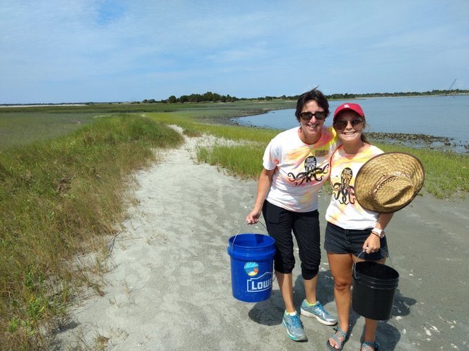 NiemanCassandra's tweet photo. Had so much fun sharing our program with NC educators at the1st day of the @dumlcommunity 2019 Marine Debris Workshop! Here’s a look at our beach cleanup, trash cleaning, and debris quantification. #EEDebris @JennaMHartley @AliBoden1 https://t.co/uDSnMDYb2j