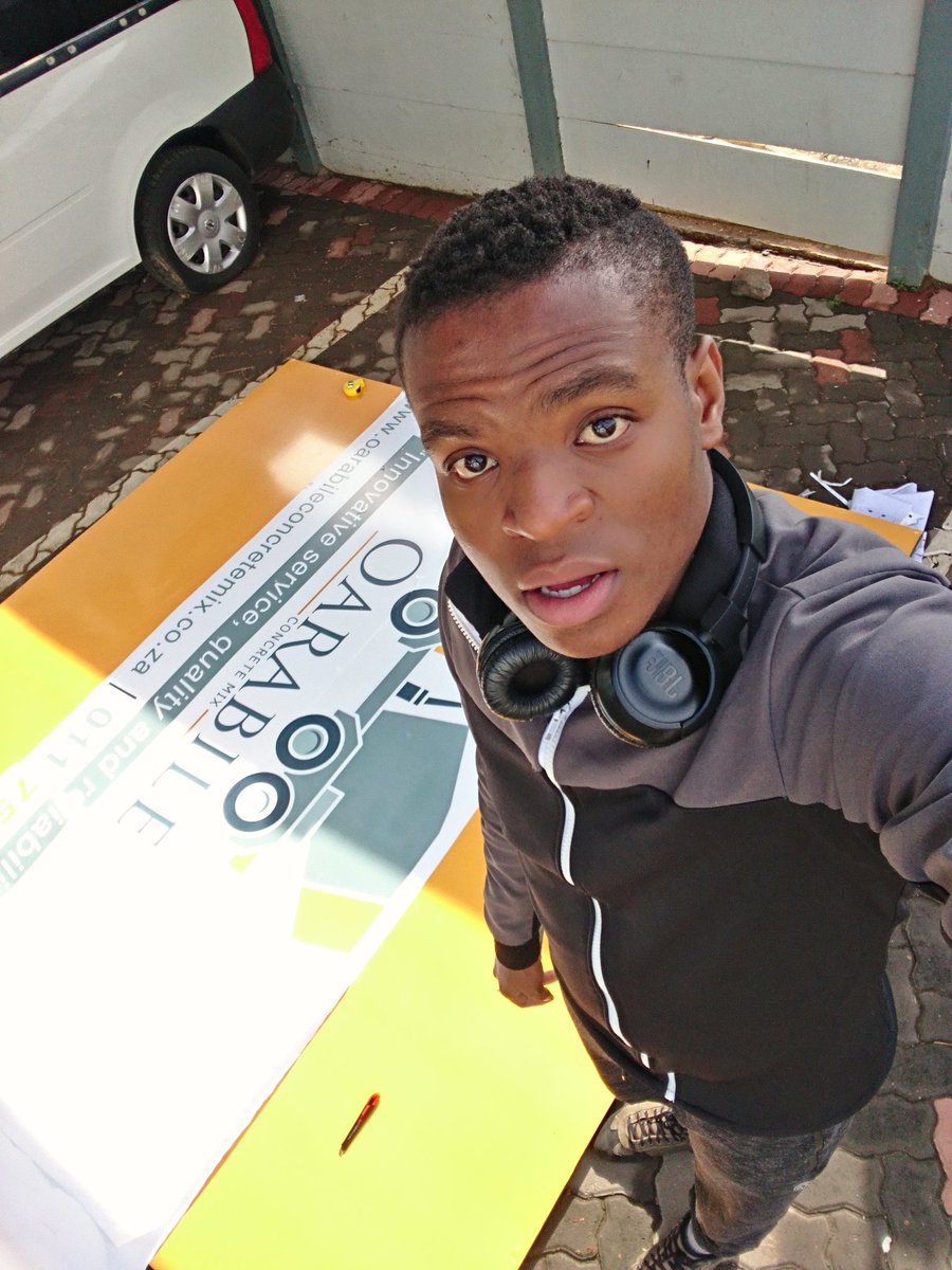 RaymindmSK's tweet photo. I did 20 magnetic stickers and a site sign board for Oarabile Concrete Mix. #FlashersDesigningandPrinting #Raymind #SelfKontrol #DJSBU https://t.co/ngcepJtXwx