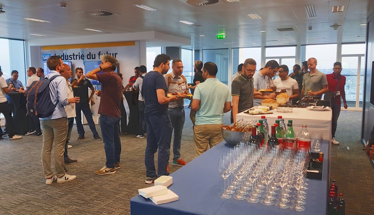 Et maintenant, on se retrouve au Business Center au 20e étage de <a href="/SAPFrance/">SAP France</a>  pour prendre une collation bien méritée !!