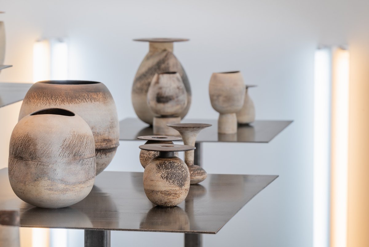 zenazezza's tweet image. facebook.com/events/3618679…
Join guest curator Sandra Percival and artist Malia Jensen for a joint tour/talk of HANS COPER - LESS MEANS MORE at the @ORJewishMuseum, Thursday, July 11th 4pm-5pm.