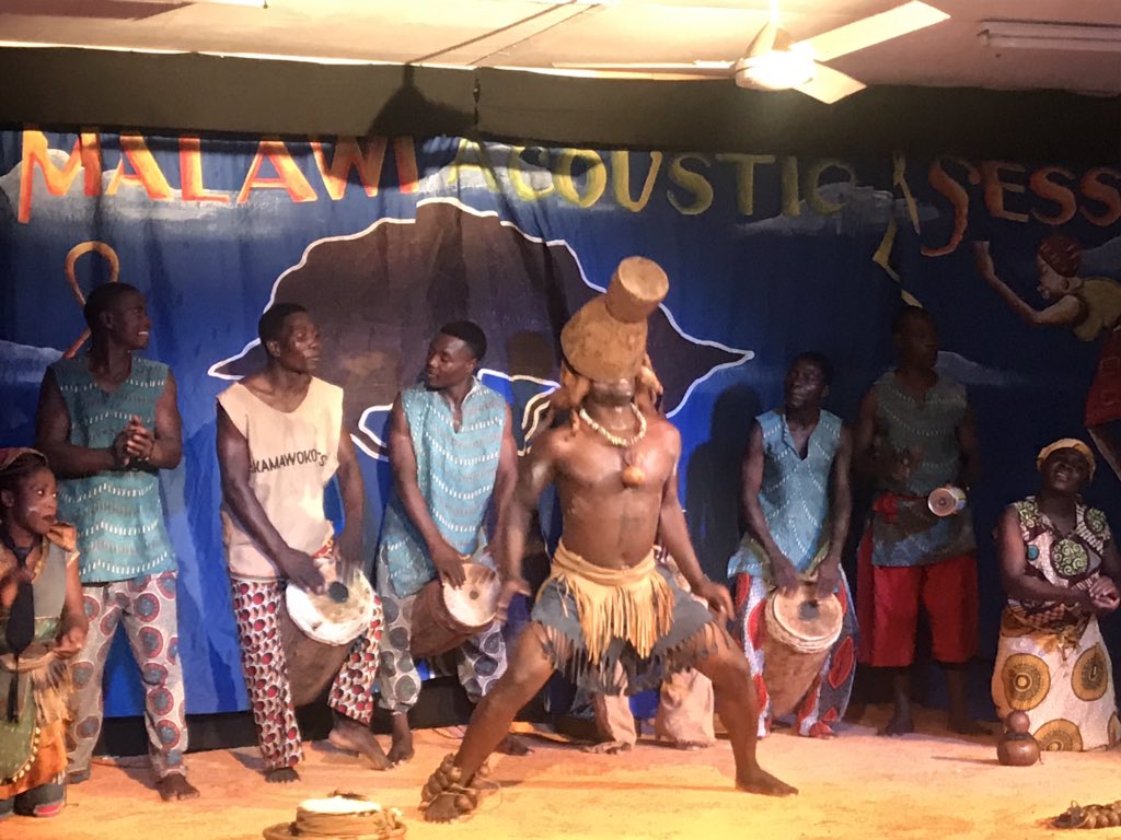 Thomasena_'s tweet photo. Blown away by #dikamawoko tonight at #soundsofmalawi @SangalaCode. Blantyre people who have not yet been, you are missing out! These weekly sessions are quality! More amazing talent this coming Saturday @MusicMalaria. “The magic is in the people”
#Malawi #jacarandaculturalcentre https://t.co/gzwowC0Tqc