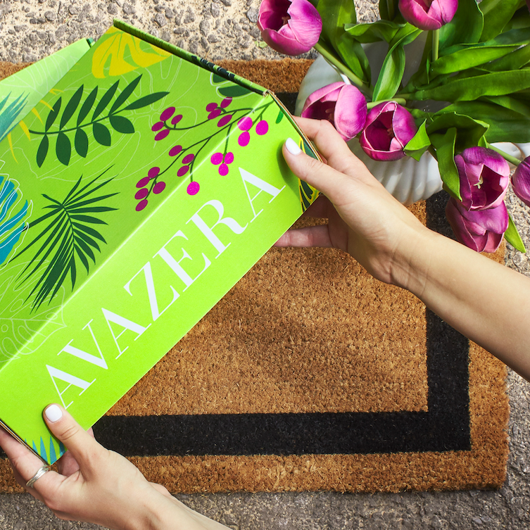 avazera's tweet photo. We're excited to announce that our AZ BOX | Summer Edition is now available AND also on their way home to our AZ BOX members! Visit 👉🏻https://t.co/f8yfHAdoEW to get yours today! #AZBOXlove https://t.co/bAK1zJlPC5