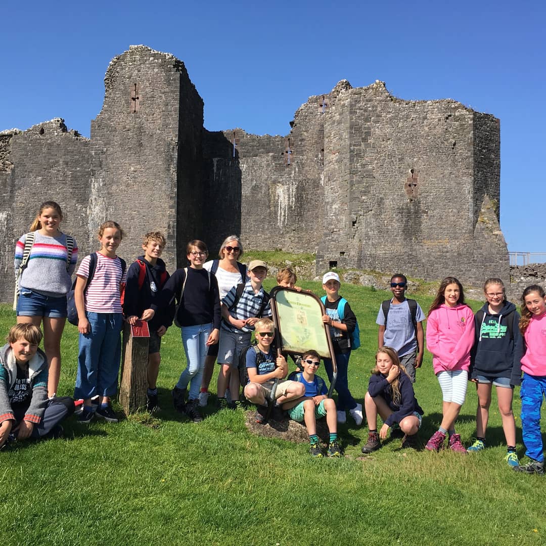 fsmschool's tweet photo. Carreg Cennen Castle with its secret tunnel and Llancaich Fawr where we learned about life in 1645 and the methods used by surgeons in those days. Gruesome! #ProjectWeek19 https://t.co/l5gBcUXyM2