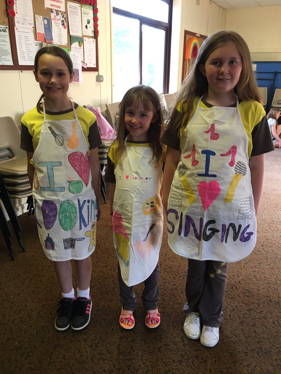 2ndWHbrownies's tweet photo. @scargill_school  Designing our own aprons. Great ideas, girls. Very colourful. Don’t forget to iron them before washing. #3weekstogo https://t.co/W6DAbvIepw