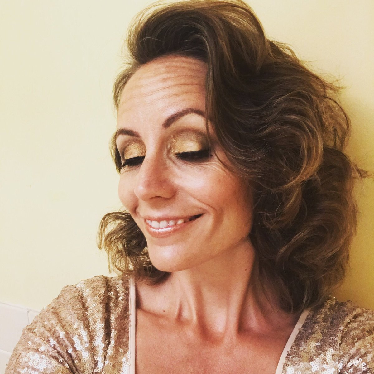 It’s all about weddings for this lil’ songbird in July. I love singing at weddings 💖 I have two day-time drinks receptions and one evening event with the band! 💖 my job!
#singer #weddings #drinks #drinksreception #weddingguests #entertainment #bride #bridetobe #favourite #song