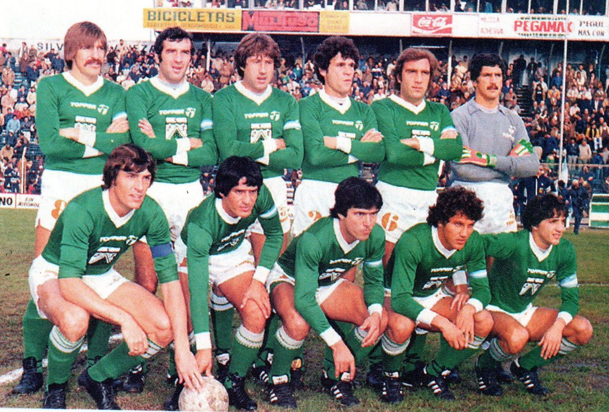 TyCSports's tweet photo. ¡A 37 AÑOS DE FERRO CAMPEÓN! 🚂🇳🇬✨
•
Un día como hoy, el conjunto de Caballito superaba 2-0 a Quilmes y obtenía su primer título de Primera División con figuras como Saccardi, Cúper, Garré y Márcico, bajo la dirección de Carlos Timoteo Griguol. https://t.co/WwTcT2g7kH