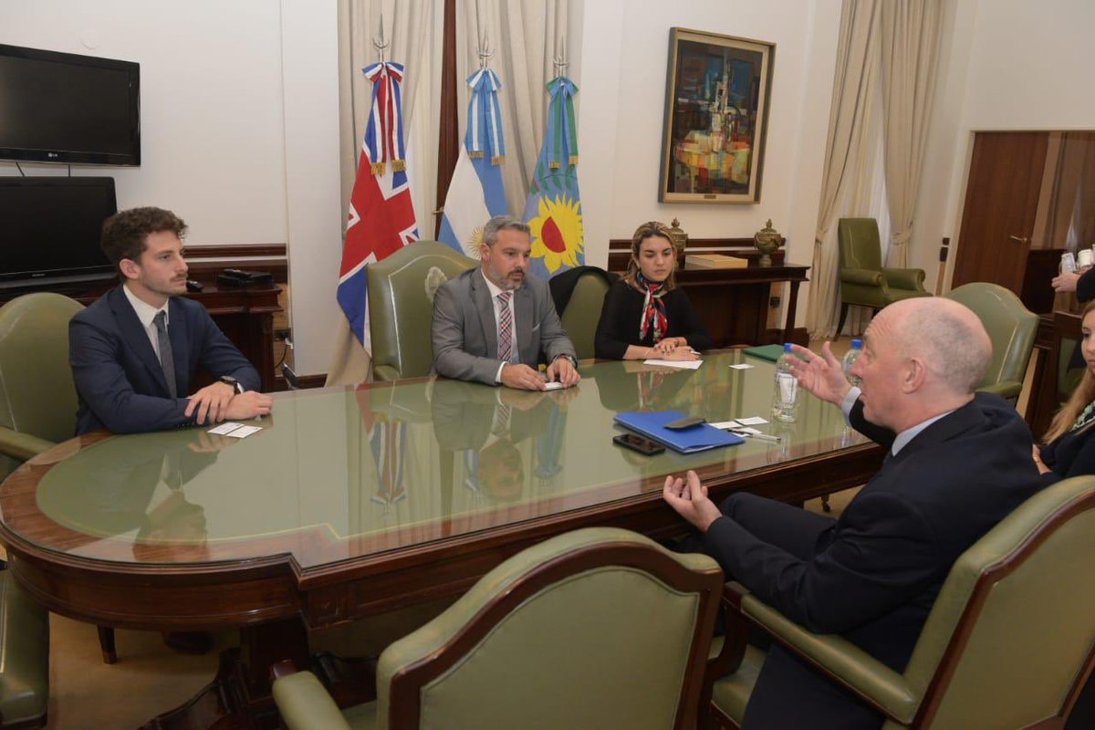 Hoy #DiegoCagliolo, <a href="/Daruffa/">Deluma</a> y <a href="/negurza/">Nicolas Egurza</a> se reunieron con el Embajador del Reino Unido, @KentArgentina y Emily Hourmouzios, para hablar de cooperación, posibles proyectos en conjunto e intercambiar ideas.
