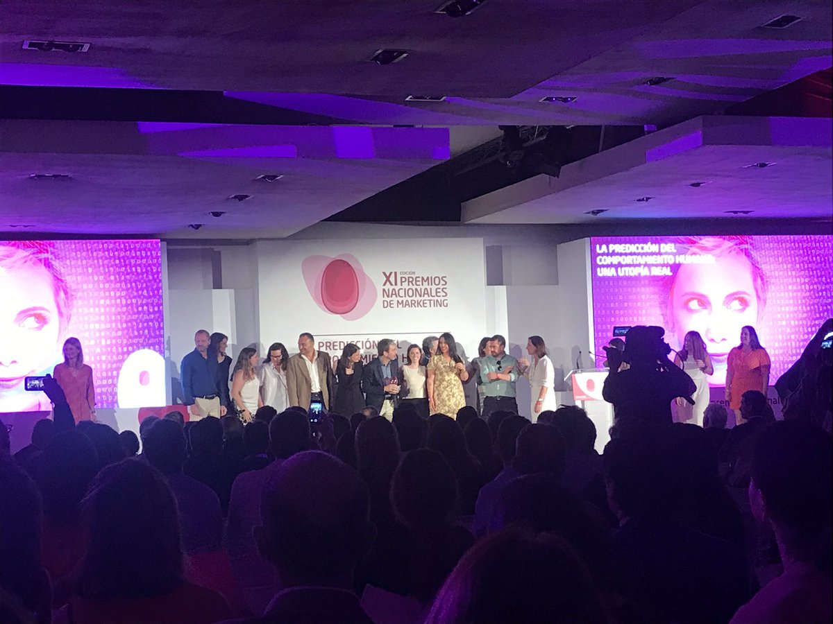 Para recoger el Premio Nacional de Marketing <a href="/BBVA_espana/">BBVA en España</a> invita a todas las agencias con las que trabaja 👏🏻👏🏻#PremiosMKT