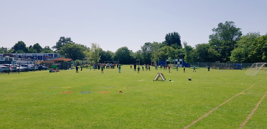 DeHav_Sport's tweet photo. Day 4: We had Jim back today from @NorthMymmsCC working with Ks2 and there cricket skills #NationalSportsWeek2019 #Dehav @DeHavPrimary https://t.co/TCDbpiYPS2