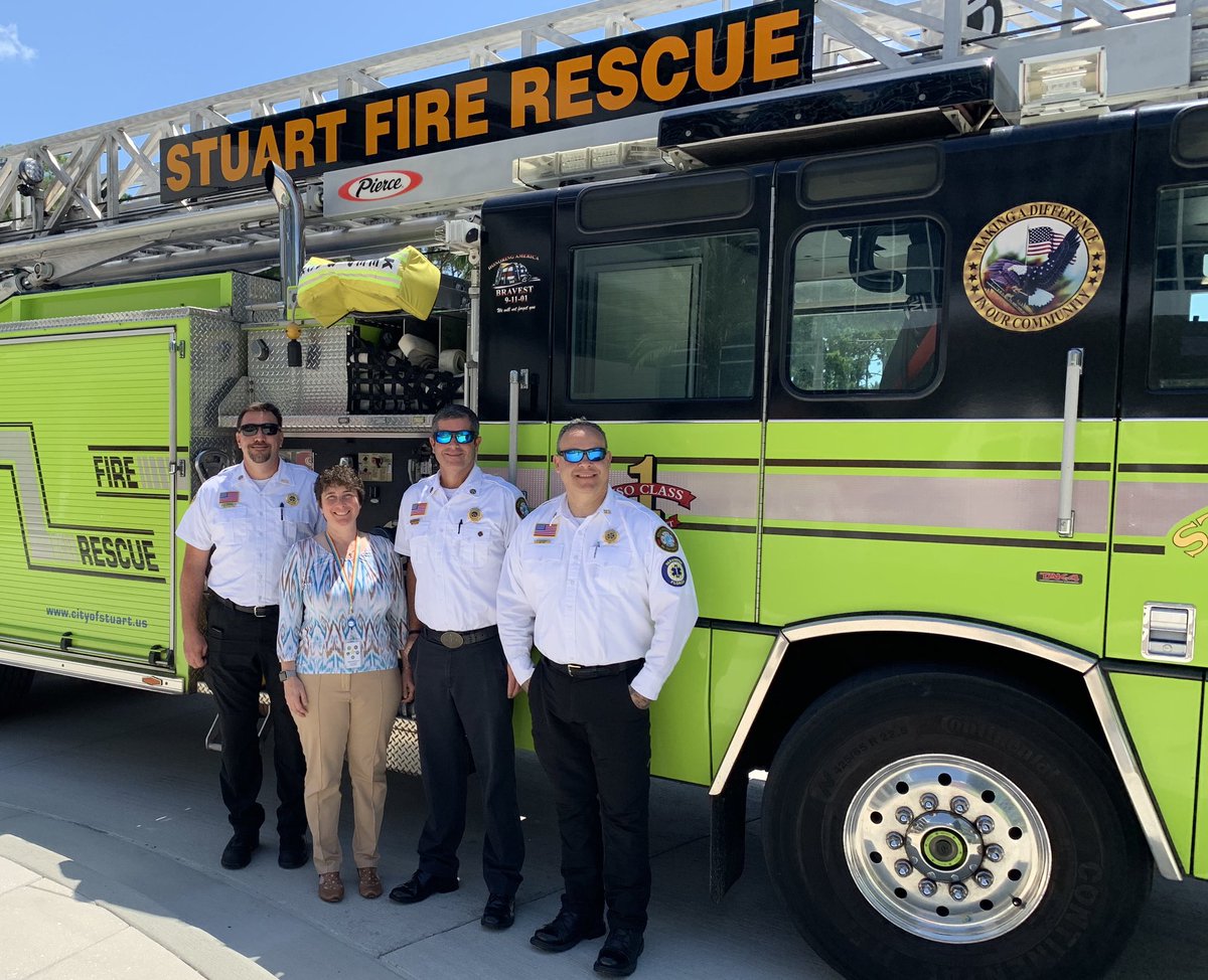 ChiefKim01's tweet photo. Partnering with our Fabulous Fire Fighters for Operation Save A Life @ the CIB. #OpSaveALife @UTC @carrier @KiddeSafety https://t.co/kjYE3NYfdT