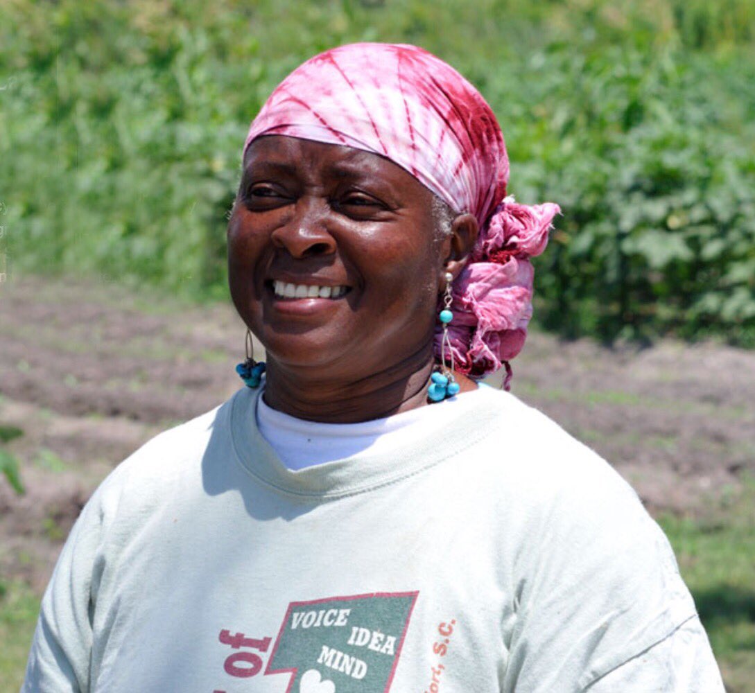 GullahProject's tweet image. Today, June 27 at 5:30, Marshview Community Organic Farm students will gather at the Gullah Grub to make some grub. Farm owner, Sará Reynolds Green promotes the preservation of the Gullah heritage. Donations of $25 are encouraged.
For more information, call: 843-473-0477