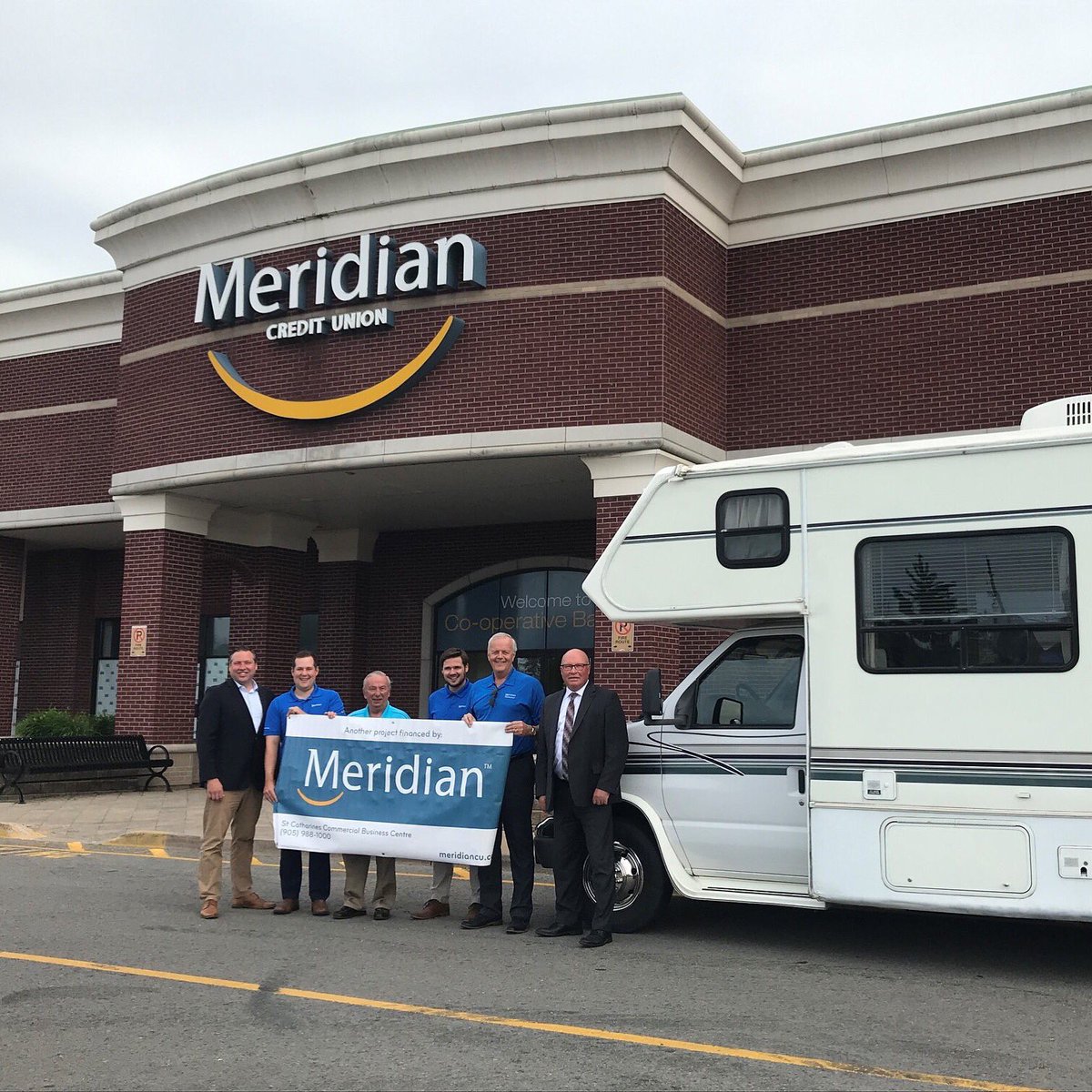 mcu_bizbanking's tweet photo. Our Fort Erie team is revved up and ready to go for #meridianbusinessbankingblitz day! 🚐💨
Make sure you say hi if you see us out! #meridianbuildsbusiness #meridiancreditunion https://t.co/BuDTIvdoLh