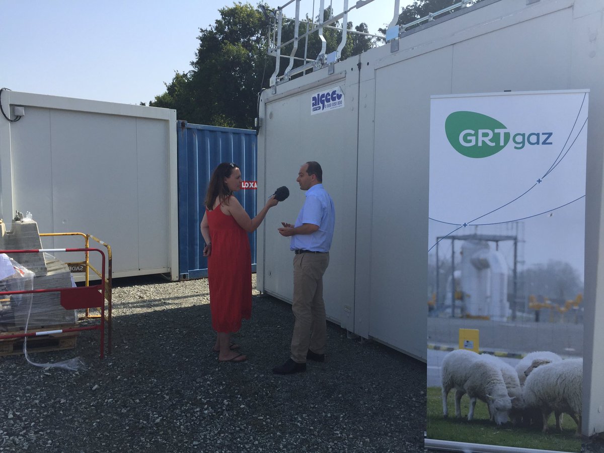 Marlene_Droulin's tweet photo. La mise en place du premier poste dit de rebours sera effective en novembre 2019 à Noyal-Pontivy. @AmauryMazon et @FabienLaffite de @GRTgaz présentaient ce jour les coulisses du chantier aux médias #biomethane #Morbihan https://t.co/nonaucQnOB