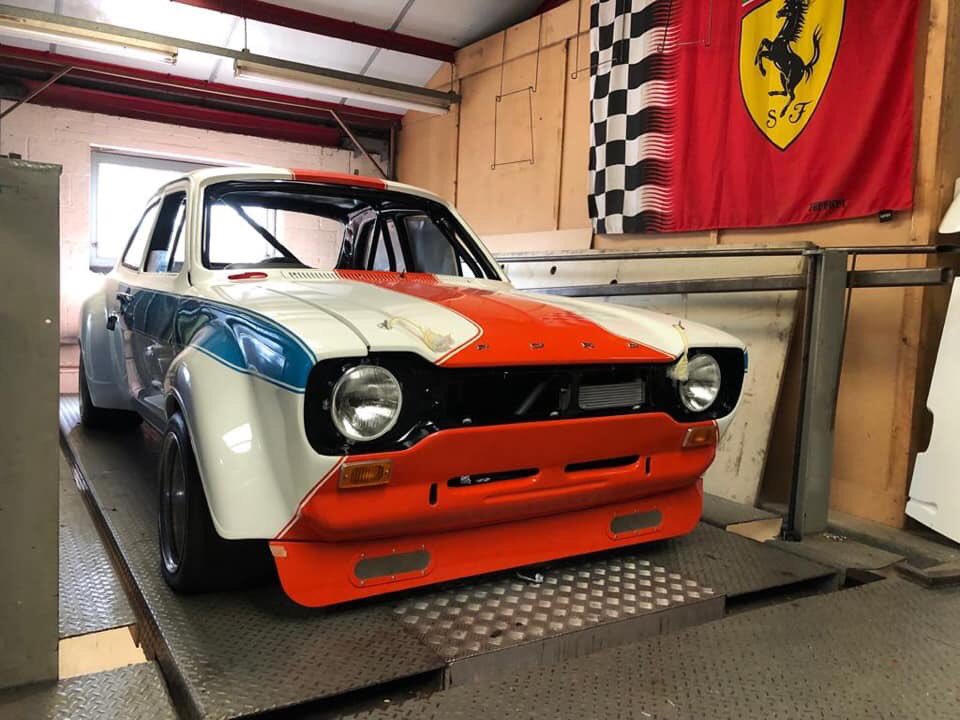 VINTTR0's tweet photo. One of our members long term friends project is nearing completion!! Championship winning Broadspeed Escort Mk1, only 2 made, this is the only surviving one. ✌🏽#fordescort #MK1 #broadspeed #ford #fordGT https://t.co/WUBniFe8iq