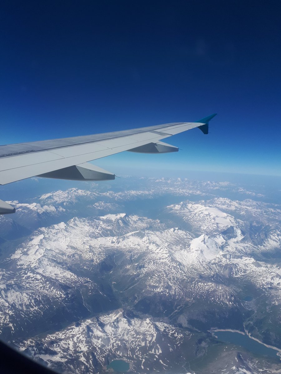 SheilaDegan's tweet photo. #GirlOnaTrain
#GirlOnaPlane
#GirlOnaTrain (again)
#GirlOnaBalcony #Hollibops #Italy #DaHeat π
ππ‘ https://t.co/uHPTscTpQs