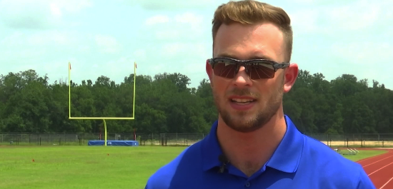 AthleticBiz's tweet photo. An athletic trainer in Hillsborough County, Fla., is calling for full-time ATs in all county high schools after a freshman football player collapsed on the field during a conditioning workout: https://t.co/kJ8cNgSakv
#ABToday https://t.co/s0zBXHHLga