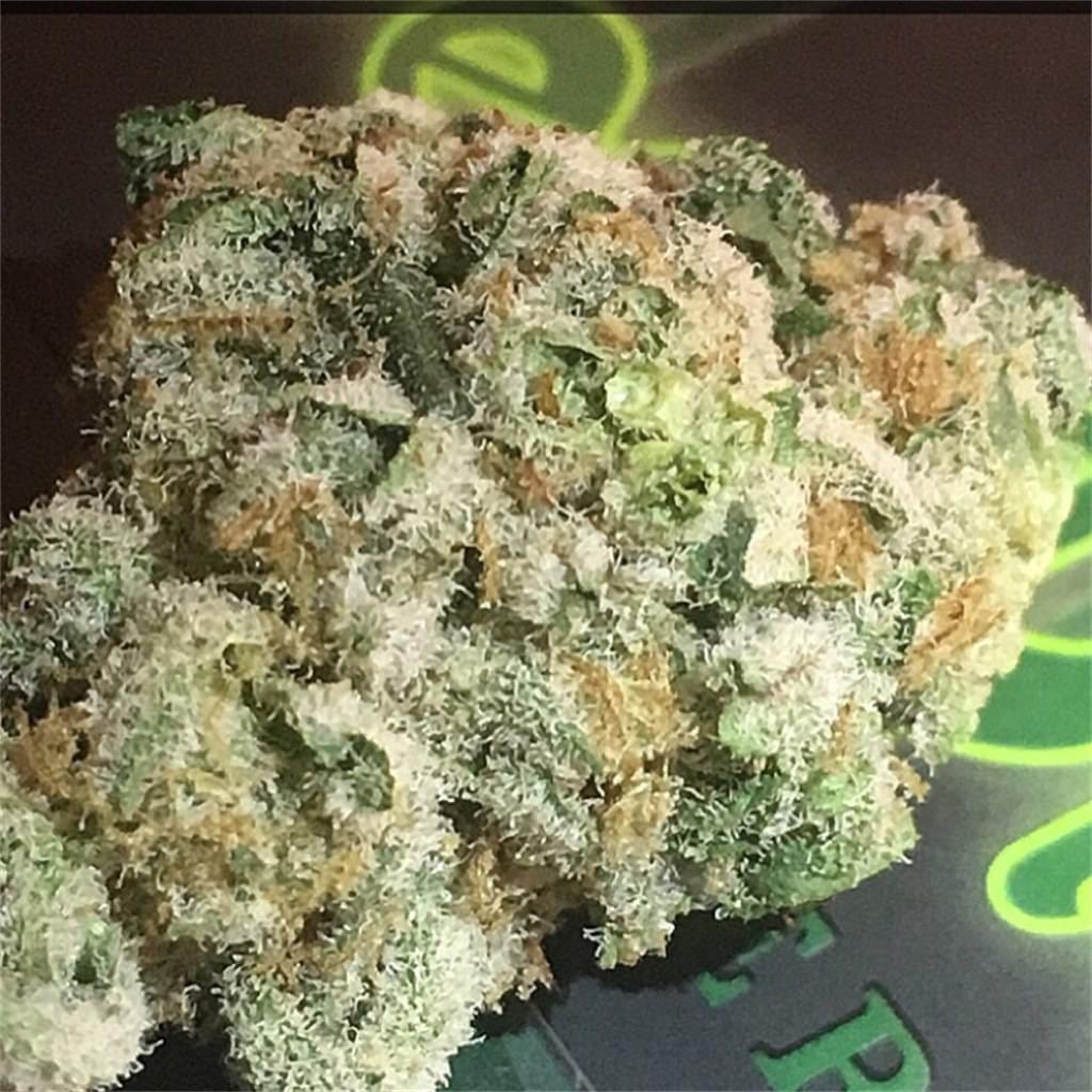MonkeyScents's tweet photo. New strain alert! 🚨🚨🚨 We have 3 new strains added to our menu! Gorilla Glue #4, Wedding cake, and Grape Soda! Go check out these and much more at https://t.co/OorAbPeyCX! Remember $50 donations and up are FREE delivery! https://t.co/AMAKLsuVEJ
