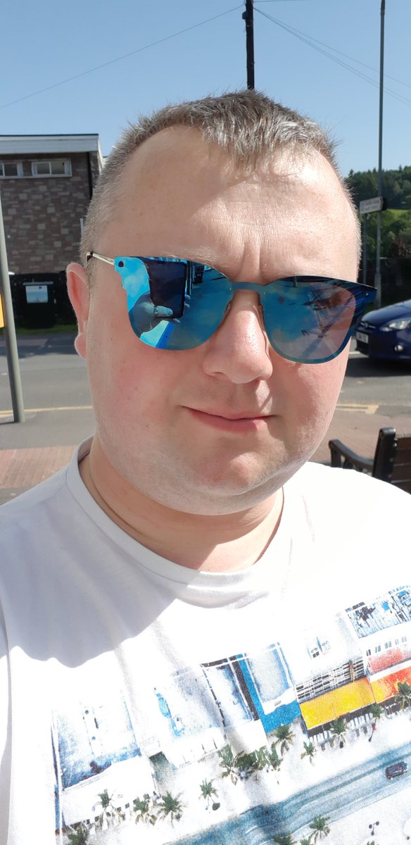 gstarspirit's tweet photo. In Brecon delivering UPS ROADCODE to the young people. Arrived early so I had a Ice Cream. Well it would be rude not too. With @youthcymru @UPS @UPS_UK
#UPSROADCODE #YouthWorkWeek #safedriving #nodistractions #nomobilephones #RoadCodeAwareness #beawareofyoursurroundings #besafe https://t.co/2kv78A5ajZ