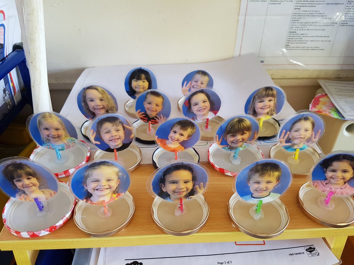 Hendrefoilan's tweet photo. Prepping for Market Day! #summerglobes #buttonframes #hdfpRec https://t.co/1lmVdFqFR2