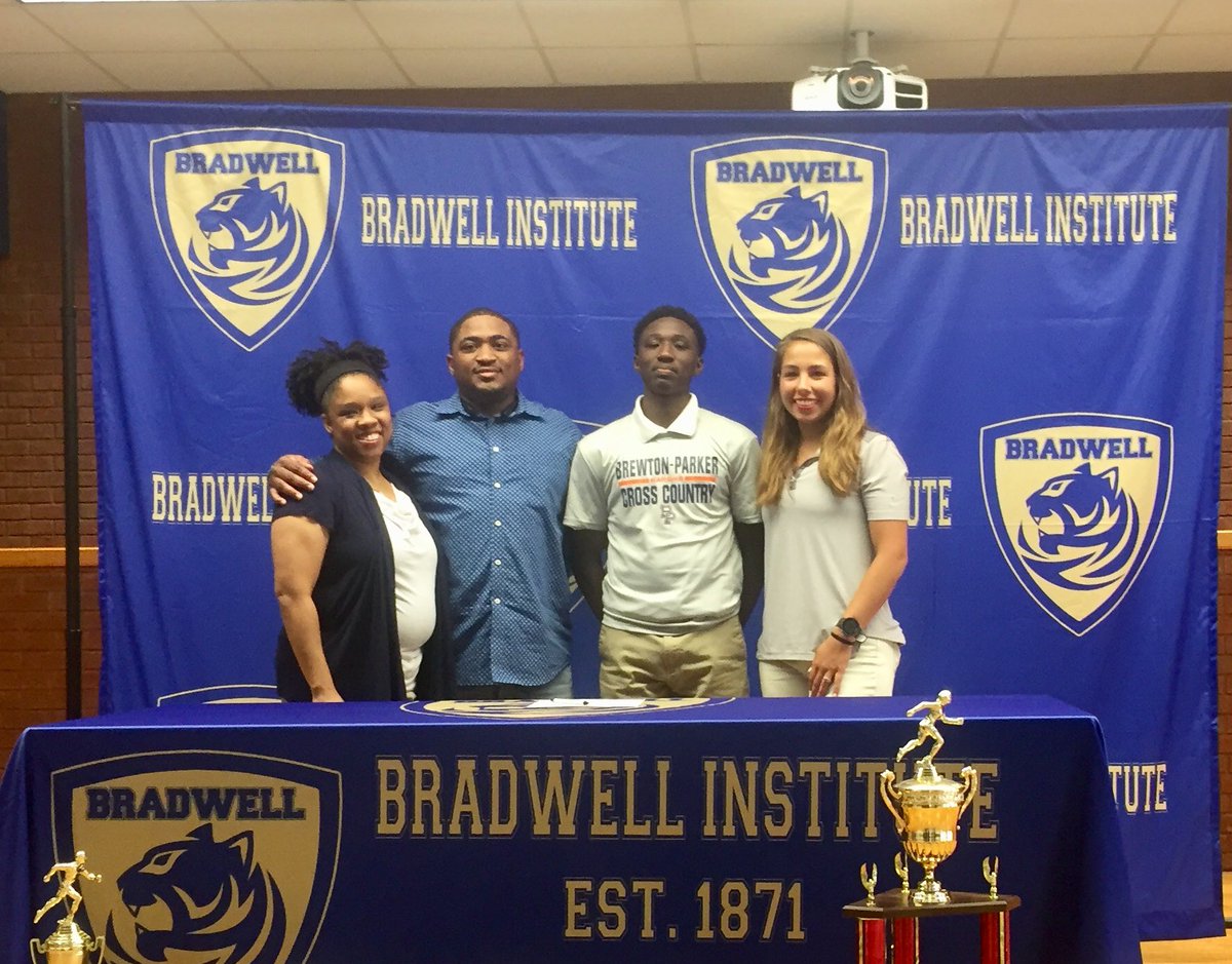 It’s signing season here at BPC and we have a large group of new signees to announce. Starting with this young man right here, Simon Steele from Hinesville, GA. Simon is a very talented distance runner who will help take our crew to the next level. Congrats Simon!