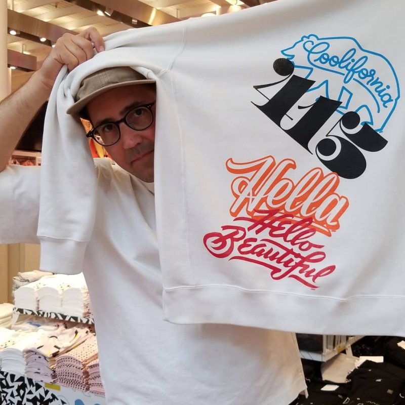 ArtAndMotionRep's tweet image. .@ErikMarinovich launched @UniqloUSA’s first Local Artist Program – a three-month exhibition and installation of work from celebrated artists in San Francisco.

More here: bit.ly/2XtnPpV
.
.
.
.
.
#erikmarinovich #uniqlo #uniqlosf #lettering #typography #artandmotion