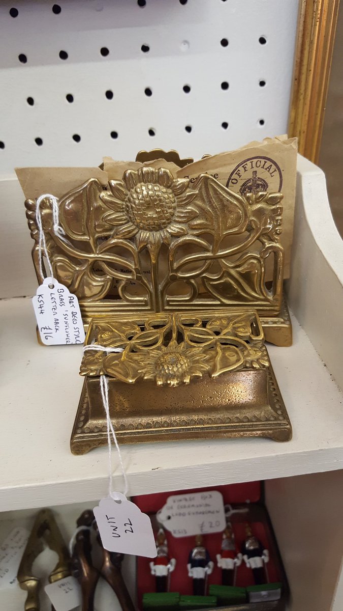 ARDecArts's tweet photo. Brass Sunflower Letter Rack (£16) and Stamp Box (16) https://t.co/xcJf3ZFLNM