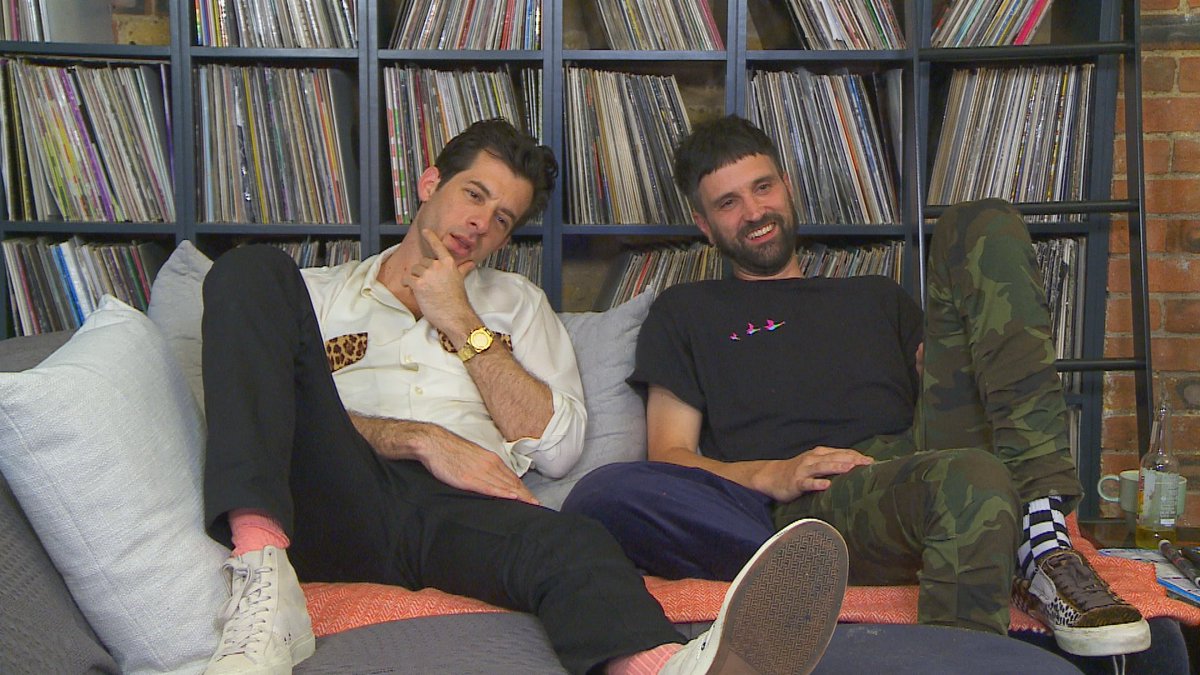 KasabianHQ's tweet photo. Celebrity Gogglebox. Friday 9pm @Channel4. @MarkRonson and @THE_SLPofficial https://t.co/tSvD95iY3e