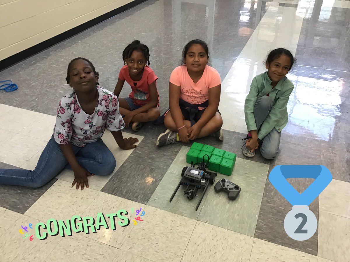 MsC_at_Melcher's tweet photo. And the winner is... #TeamBlue #TeamOf1! @PLTWorg @kcps_Holliday @kcpublicschools @kcps_DLTeam #KCPSAllin https://t.co/ATlzFhYX0i