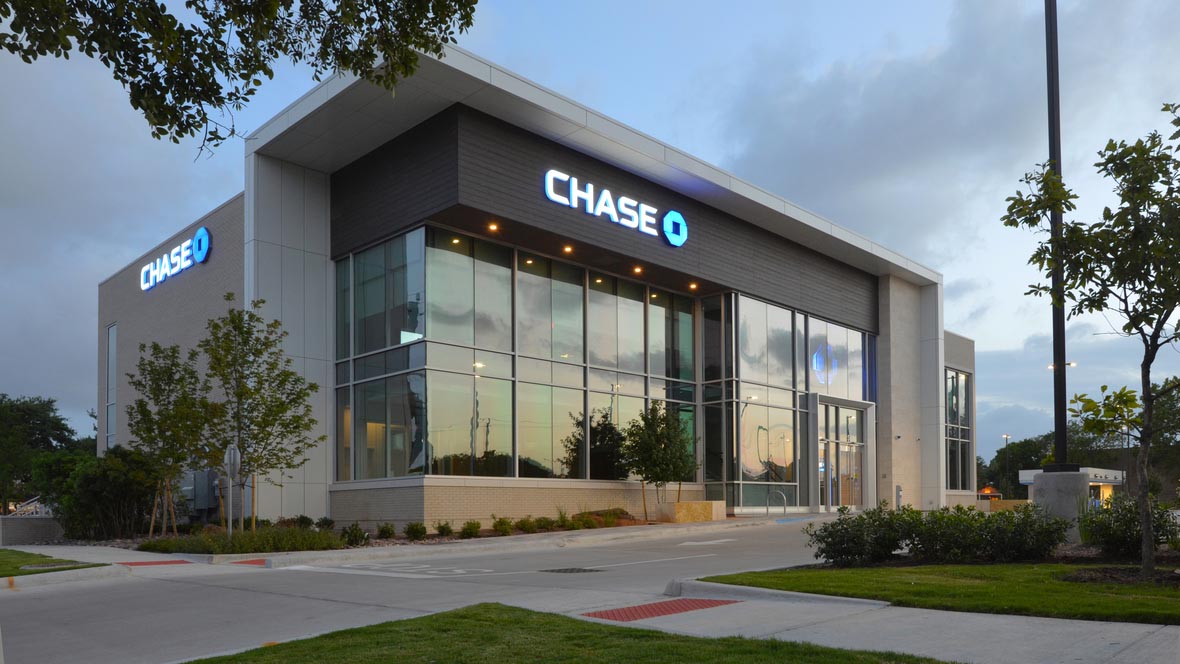 embreegroup's tweet photo. Embree would like to recognize @EMBREECG for being selected to build this showcase facility for Chase Bank in Houston. Thank you for delivering this project in first-class fashion making Embree Chase’s Top Builder. #embreebuilds #embreedelivers #embreegroup #embreeconstruction https://t.co/7mO9W6FTAh
