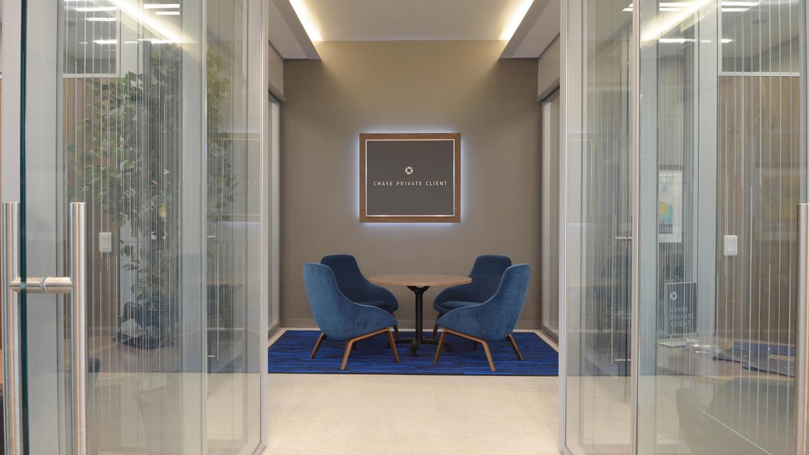 embreegroup's tweet photo. Embree would like to recognize @EMBREECG for being selected to build this showcase facility for Chase Bank in Houston. Thank you for delivering this project in first-class fashion making Embree Chase’s Top Builder. #embreebuilds #embreedelivers #embreegroup #embreeconstruction https://t.co/7mO9W6FTAh