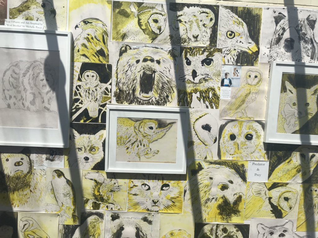 greena95's tweet photo. So amazing to see a primary school that really promotes and integrates the arts into their curriculum. 
Great first day of #primaryplacement (especially singing Aladdin in assembly) https://t.co/fYI6gcvMad