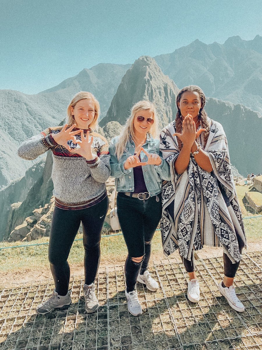 What’s a guaranteed way to make traveling even more special this summer? Spending it with our PHA and NPHC sisters, too!☀️🤩