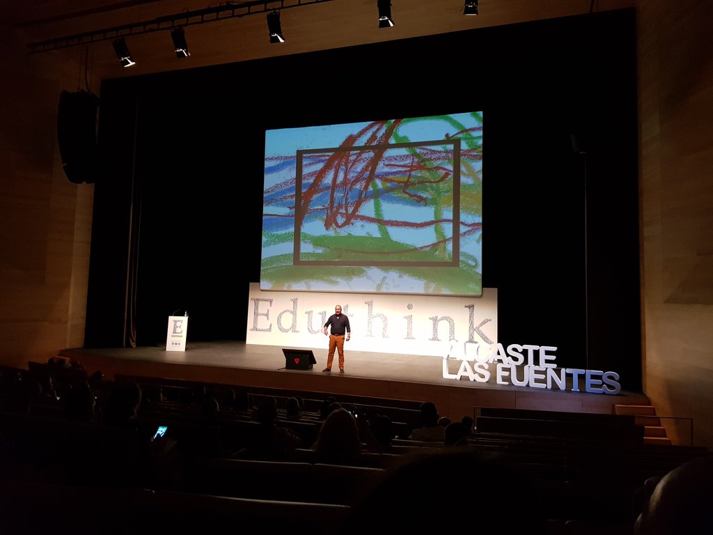 SusanaGarciaM3's tweet photo. #eduthink2019 hay un momento que desconfiamos de nosotros y pensamos que algo es bueno cuando los demas nos dicen que es asi, cierto! https://t.co/dHQ4y9QhuQ
