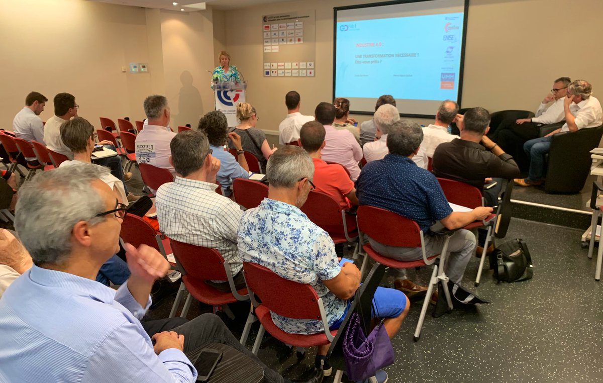 CCILYONMETRO's tweet photo. .@IreneBreuil introduit la conférence « #Industrie40 : une #transformation nécessaire ! Êtes vous prêts ? ». Décryptage et perspectives par G de Palma @Citeent42 et PM Gaillot @CetimFrance devant des nombreux dirigeants, chercheurs et acteurs économiques. #GoFab #IndustrieduFutur https://t.co/mskfAqPy6E