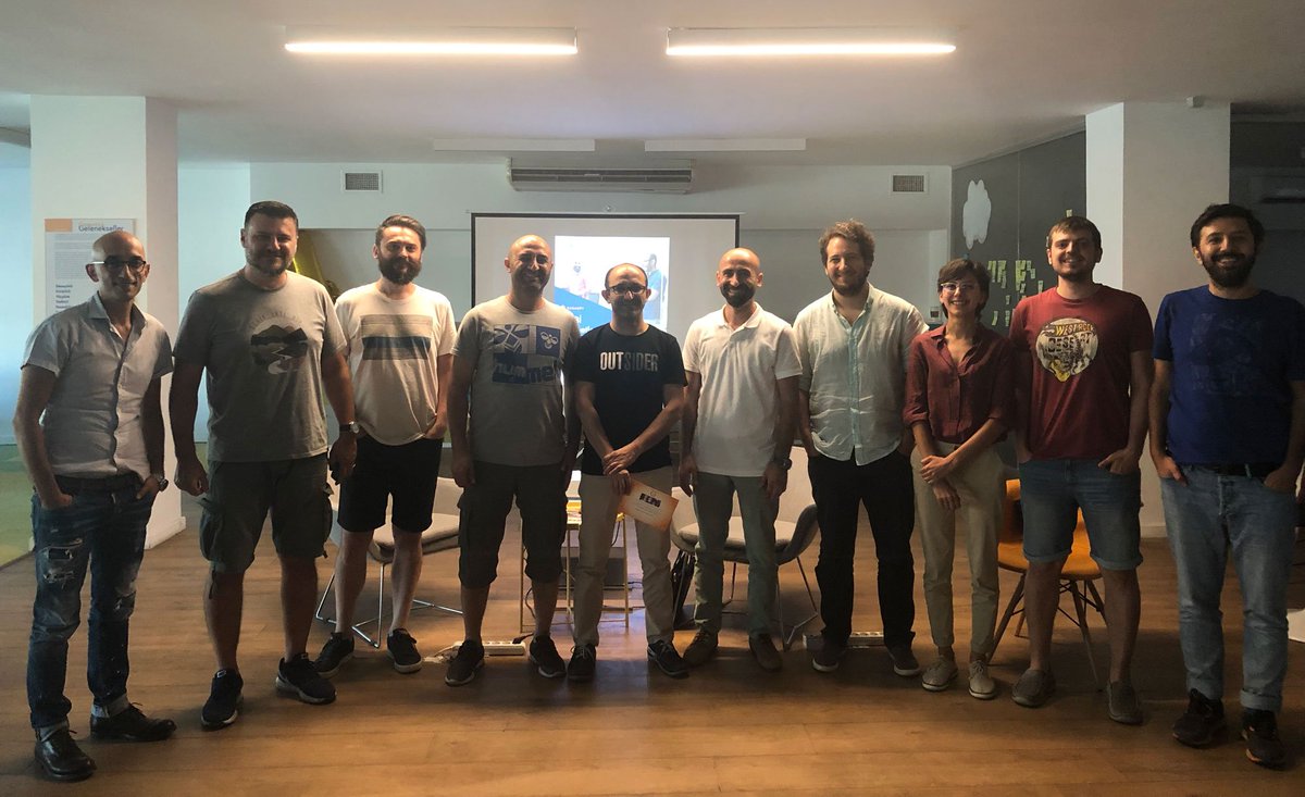 parasutcom's tweet photo. Bizi kırmayıp misafirimiz oldukları için Bekir Bey ve Faruk Bey’e teşekkür eder, tüm kullanıcılarımızın Uluslararası KOBİ Günü’nü kutlarız!
#KOBİSohbetleri #MutluPatronlar https://t.co/hCdu12aA4m