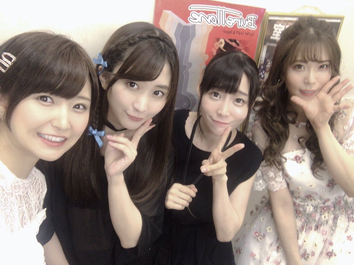 yuuriman_'s tweet photo. 💙💗💛💚

また4人でステージに立てる日がくるなんて思ってもみませんでした

本当に3人とも、ファンのみんな
ありがとう。

そして、卒業おめでとう。

最後までまわりを笑わせて、
気配りできて、うるさくて
うるさくて、人一倍努力家で
太陽みたいな
みおばあが大好きです

僕嘘フォーエバー！！！ https://t.co/CI0FyxdPNE